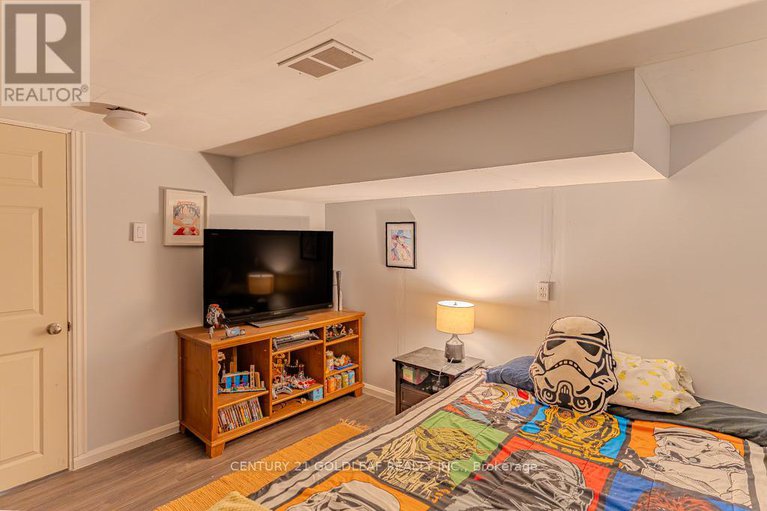 29418549/1075-north-river-road/overbrook/ottawa/ontario/K1K3V9_37