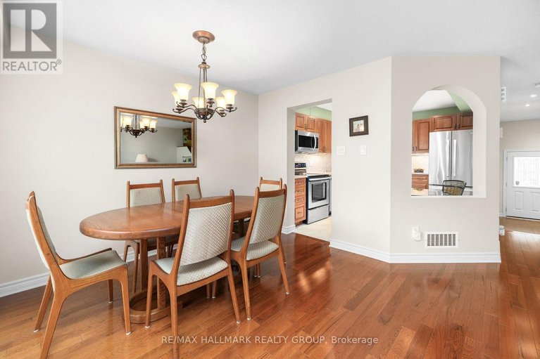 29648631/548-langelier-avenue/mer-bleuebradley-estatesanderson-park/ottawa/ontario/K1W0E7_11