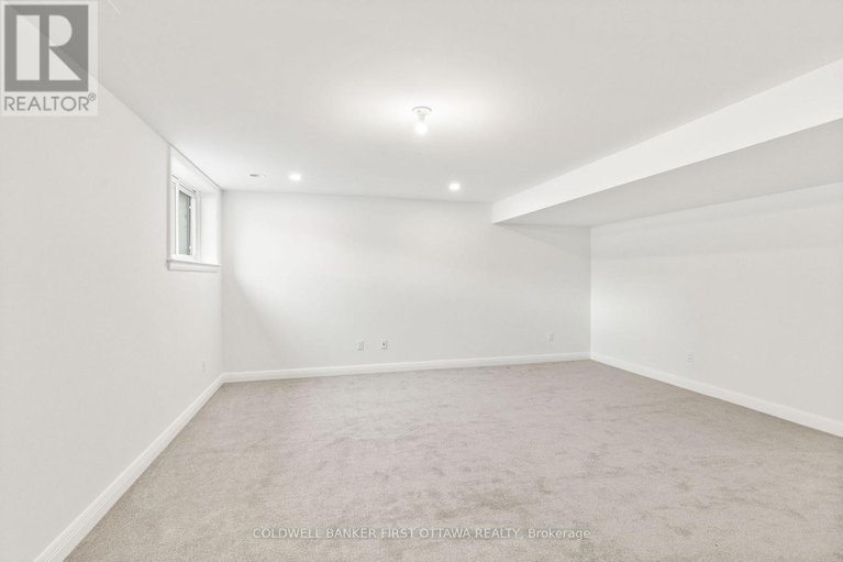28420940/1326-whitlow-grass-way/morgans-grantsouth-march/ottawa/ontario/K2W0N5_28