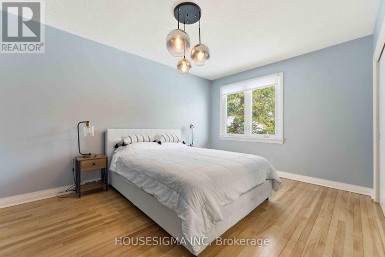 29433007/1047-richard-avenue/billings-bridge/ottawa/ontario/K1H8C3_18