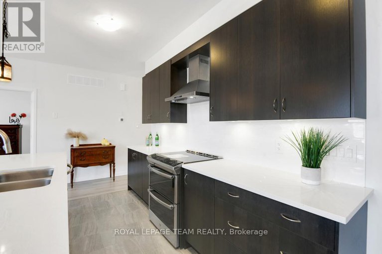 28854769/818-companion-crescent/mahogany-community/ottawa/ontario/K4M0X1_9