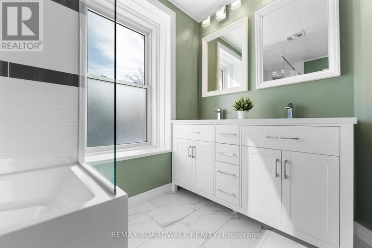 29405267/532-st-lawrence-street/winchester/north-dundas/ontario/K0C2K0_33