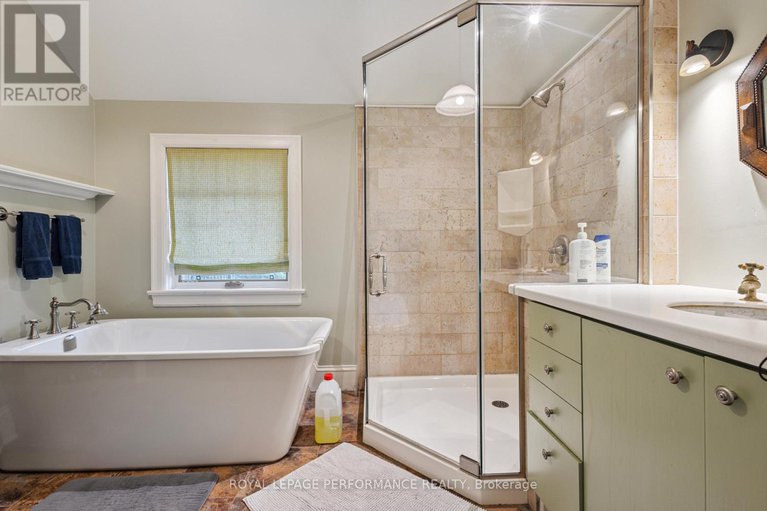 28582293/81-mackay-street/new-edinburgh/ottawa/ontario/K1M2E4_32