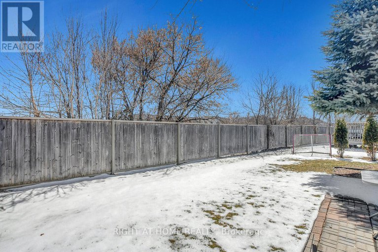 28116304/554-barrick-hill-road/emerald-meadowstrailwest/ottawa/ontario/K2M0B4_36