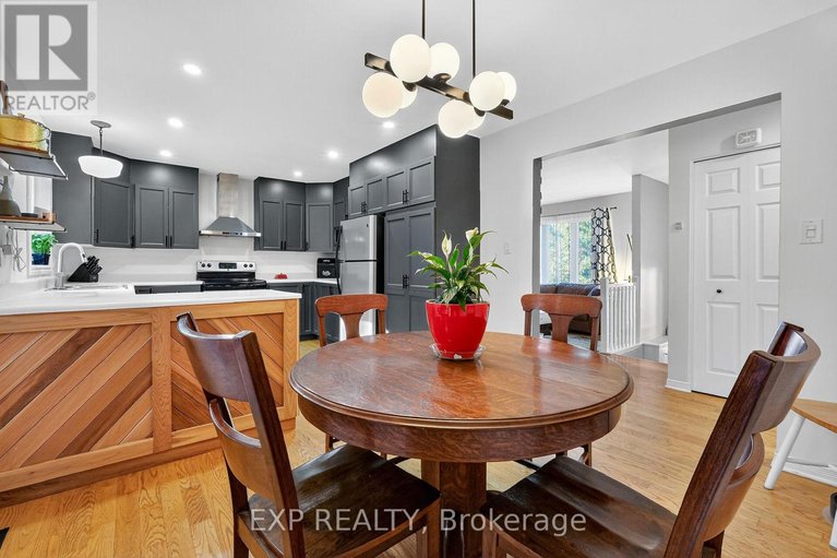 29690360/544-loucks-drive/village-of-russell/russell/ontario/K4R1B6_15