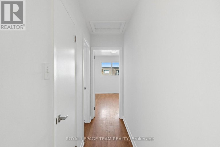 29013037/1308-summerville-avenue/carlington/ottawa/ontario/K1Z8G8_25