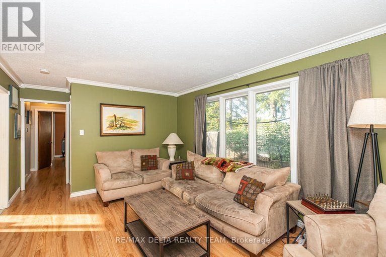 29690453/2465-tupper-avenue/hawthorne-meadows/ottawa/ontario/K1G1G6_9