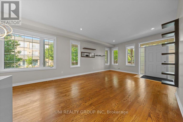28615554/1253-shillington-avenue/carlington/ottawa/ontario/K1Z8A1_8