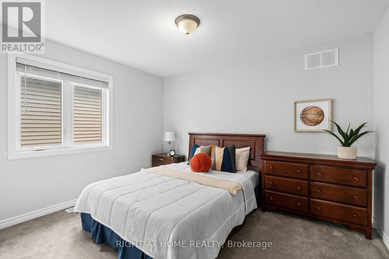 29253756/1131-apolune-street/half-moon-bay/ottawa/ontario/K2J6N8_28