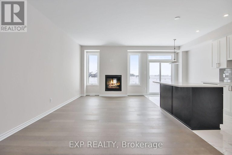 28500321/1928-hawker-private/huntley-ward-south-east/ottawa/ontario/K0A1L0_2
