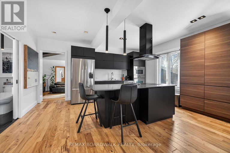 29640571/154-queen-mary-street/overbrookcastle-heights/ottawa/ontario/K1K1X5_10