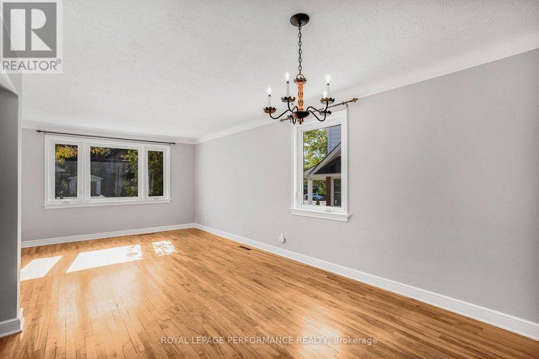 29004897/1315-kilborn-avenue/applewood-acres/ottawa/ontario/K1H6L2_10