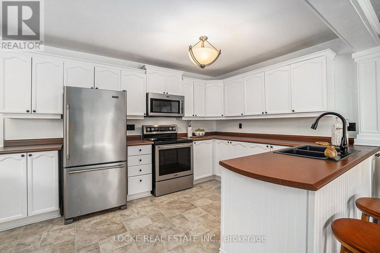 28613280/694-morewood-crescent/fallingbrookpineridge/ottawa/ontario/K4A2P7_9