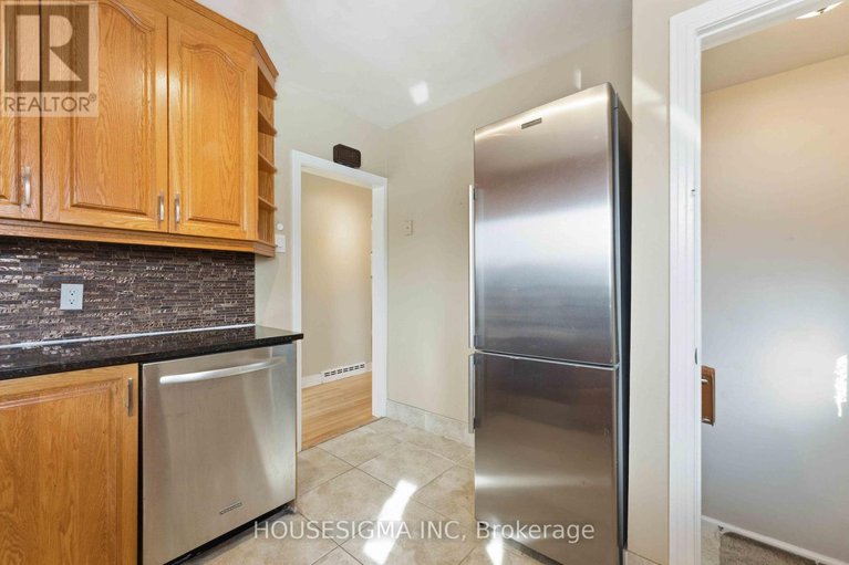 29433007/1047-richard-avenue/billings-bridge/ottawa/ontario/K1H8C3_17