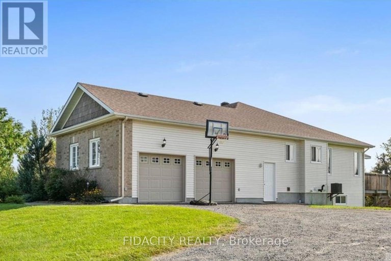 28851560/16-canadian-drive/remainder-of-stittsville-area/ottawa/ontario/K0A1B0_2