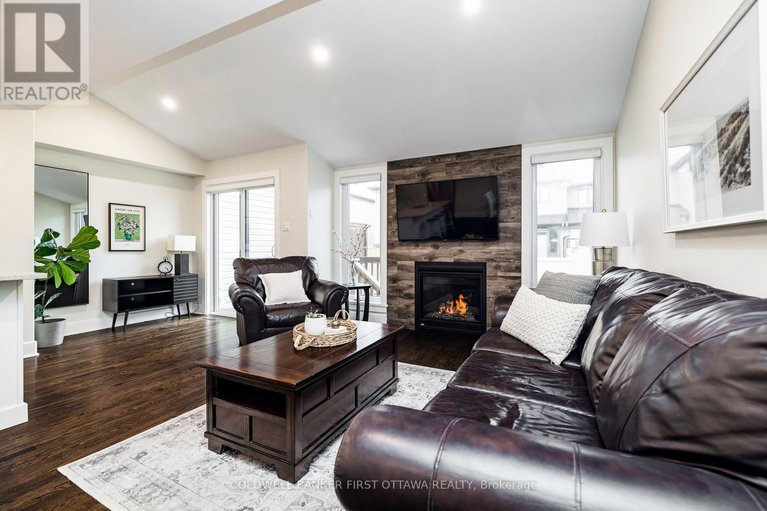 29499389/211-purchase-crescent/stittsville-south/ottawa/ontario/K2S2L8_17