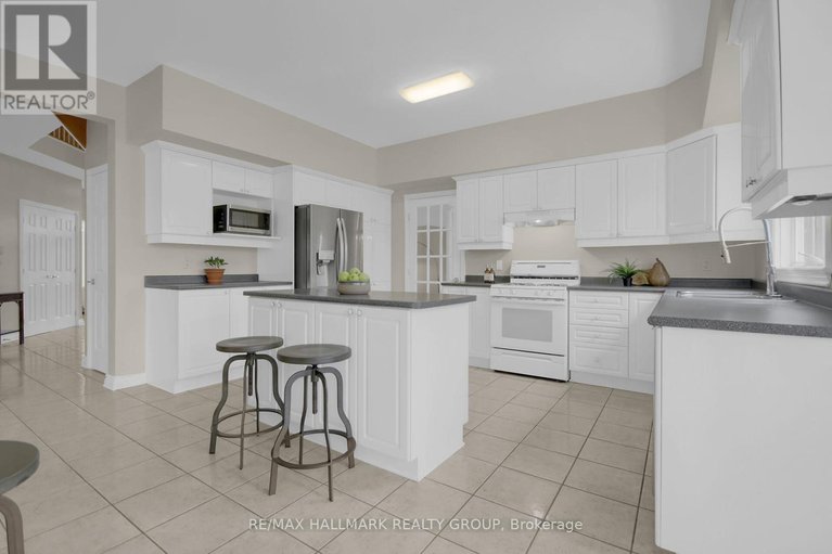 28324389/138-shaughnessy-crescent/kanata-lakesheritage-hills/ottawa/ontario/K2K2N3_19