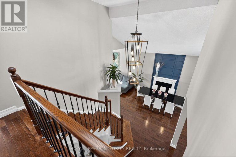 29364107/1380-diane-crescent/fallingbrookridgemount/ottawa/ontario/K4A2N8_24