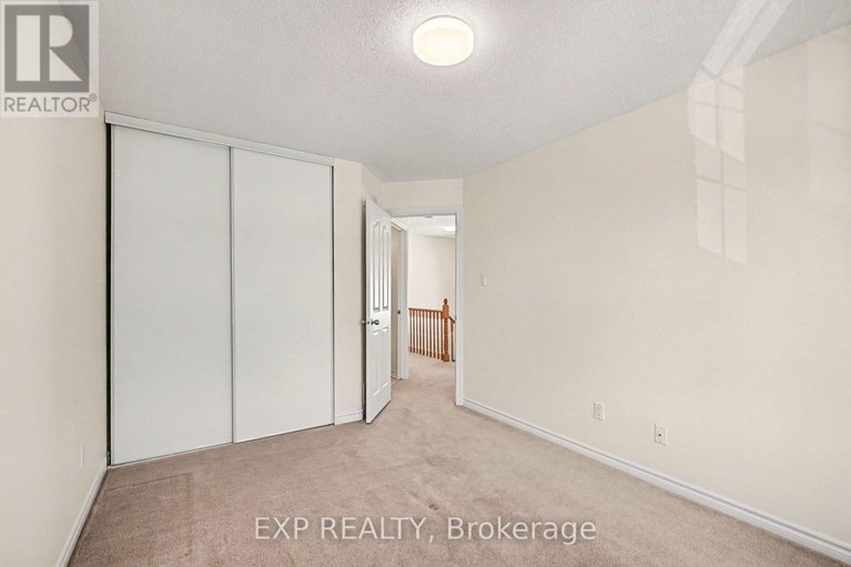 29683851/15-cedar-valley-drive/emerald-meadowstrailwest/ottawa/ontario/K2M2Y5_25