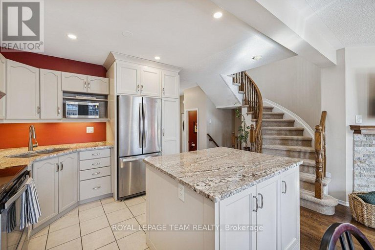 29366238/4298-sunwood-crescent/carson-grove/ottawa/ontario/K1J1B8_7