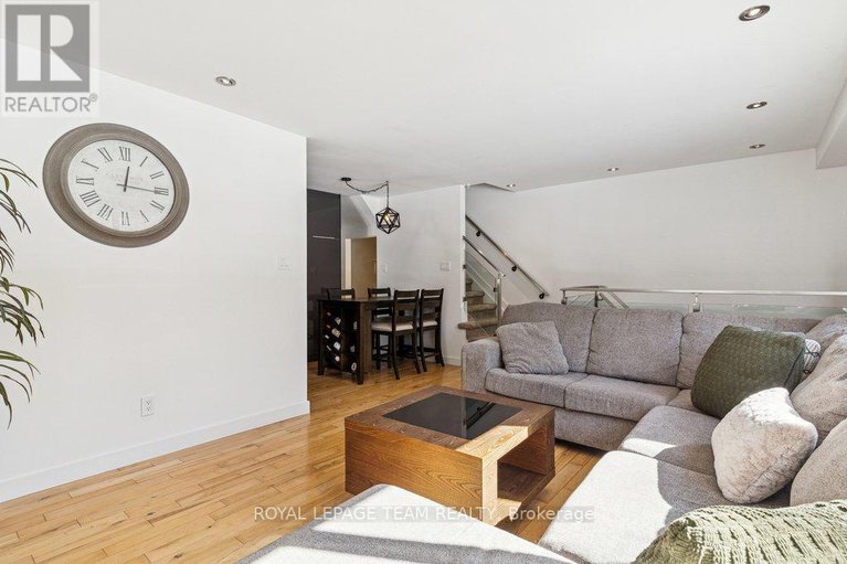 29406078/109-15b-forester-crescent/westcliffe-estates/ottawa/ontario/K2H8Y1_7