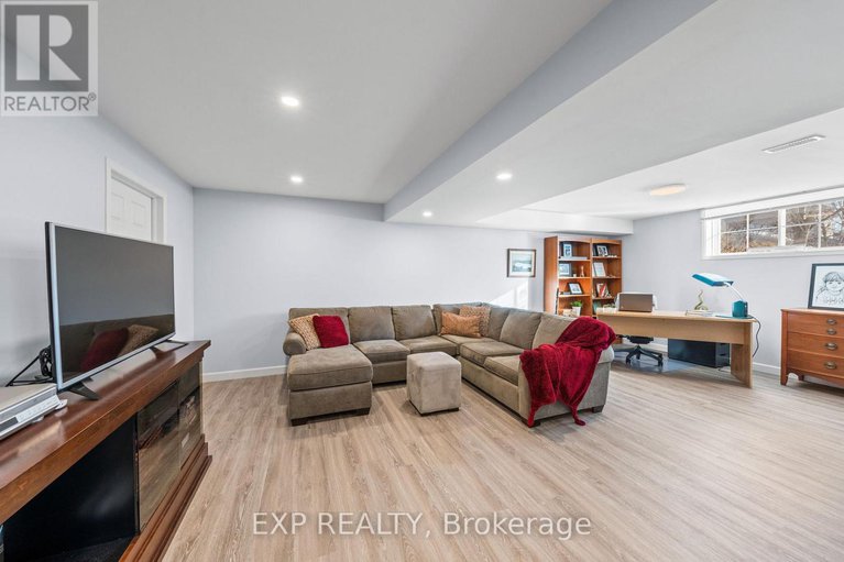 29385318/117-joshua-street/mer-bleuebradley-estatesanderson-park/ottawa/ontario/K1W0A4_36
