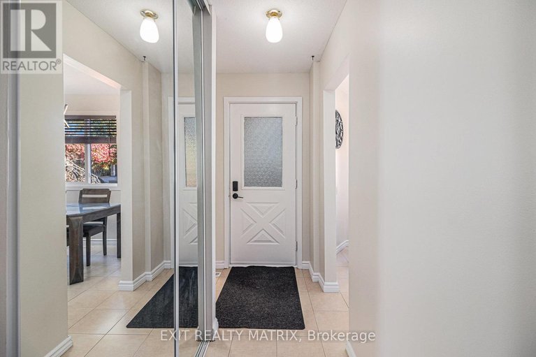 29514501/1432-deavy-way-e/bilberry-creekqueenswood-heights/ottawa/ontario/K1E2W8_2