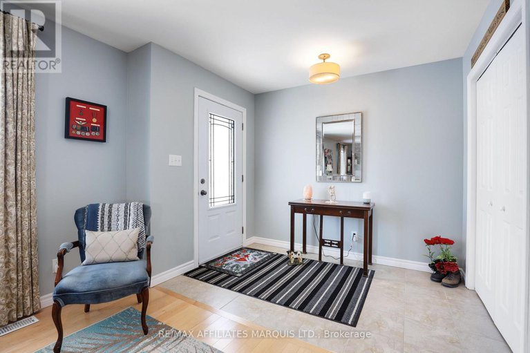 29363009/6-head-street/lancaster/south-glengarry/ontario/K0C1N0_6