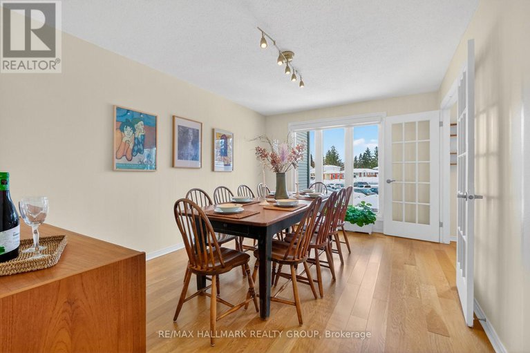 29413276/9-forsyth-lane/crystal-beach/ottawa/ontario/K2H9H1_20