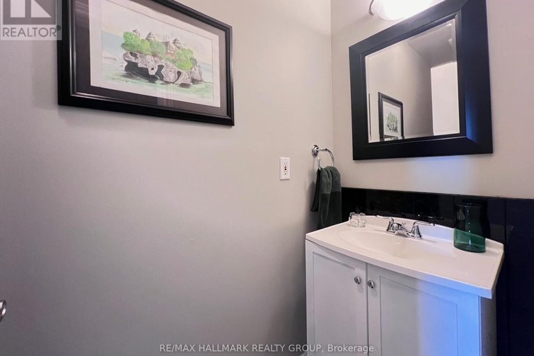 28748697/4-cadence-gate/bridlewood/ottawa/ontario/K2M1G9_13