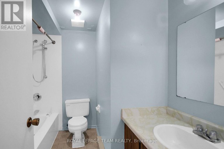 28816940/f-23-sonnet-crescent/westcliffe-estates/ottawa/ontario/K2H8W8_20