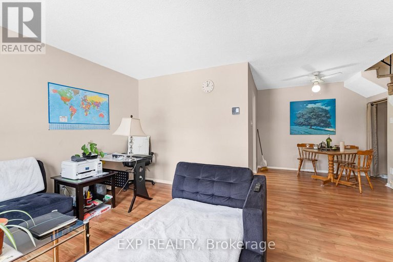 29415579/52-44a-woodvale-green/craig-henrywoodvale/ottawa/ontario/K2G4H4_9