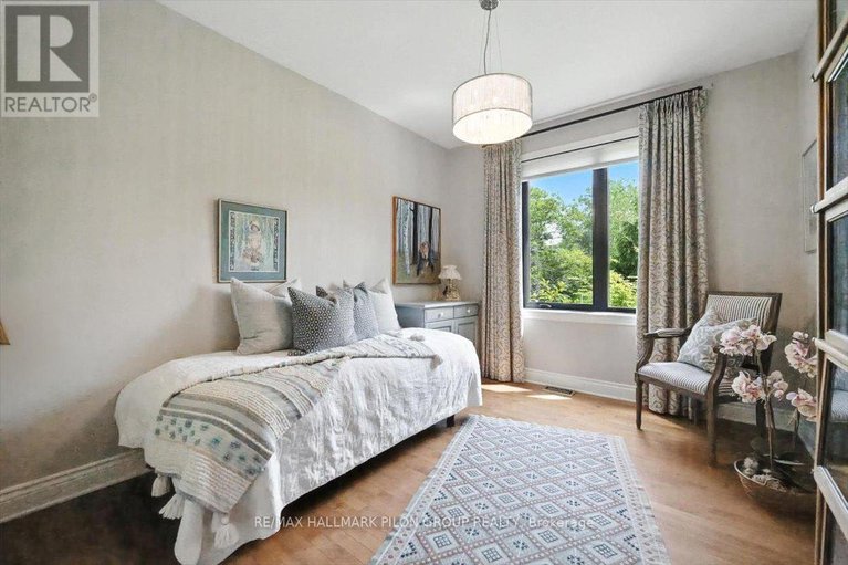 28488839/6893-sparkling-lake-way/greely/ottawa/ontario/K4P1R7_20
