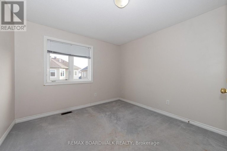 29202153/5090-north-bluff-drive/riverside-southgloucester-glen/ottawa/ontario/K1V2K2_28