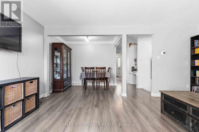 29576237/1707-meadowbrook-road/pineview/ottawa/ontario/K1B4W6_6