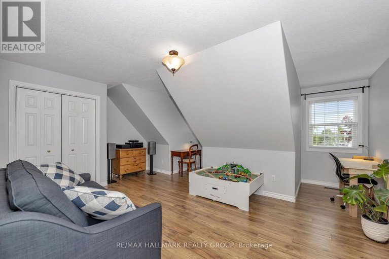 28370702/3-cheyenne-trail/augusta-twp/augusta/ontario/K6V5T2_23
