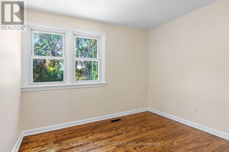 28651207/2209-belair-drive/bel-air-park/ottawa/ontario/K2C0X2_20
