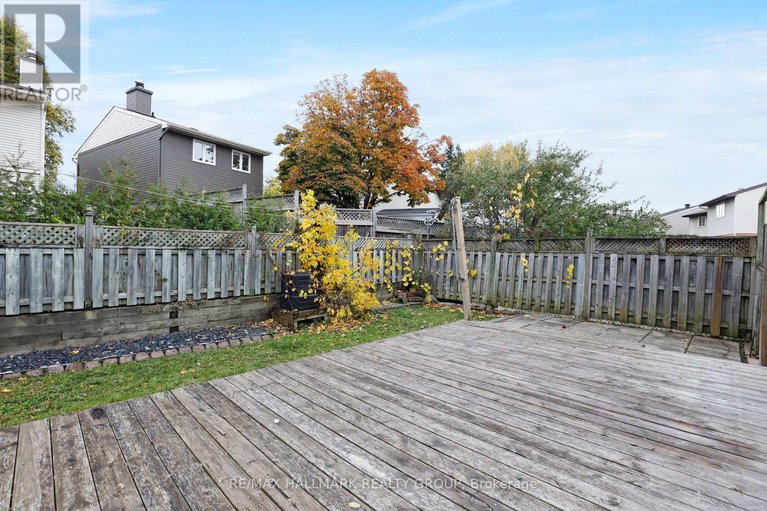 29030661/1637-saxony-crescent/pineview/ottawa/ontario/K1B5K8_28