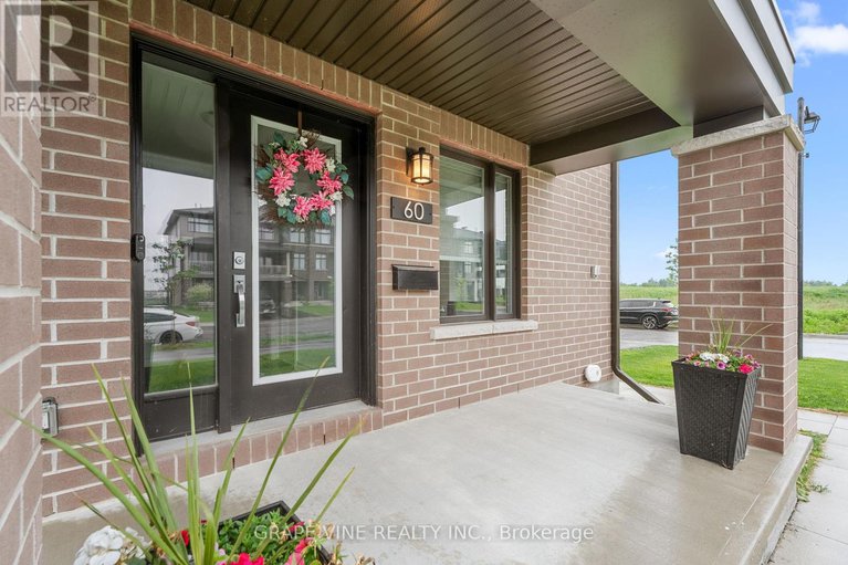 28472373/60-verglas-lane/mer-bleuebradley-estatesanderson-park/ottawa/ontario/K1W0R2_5