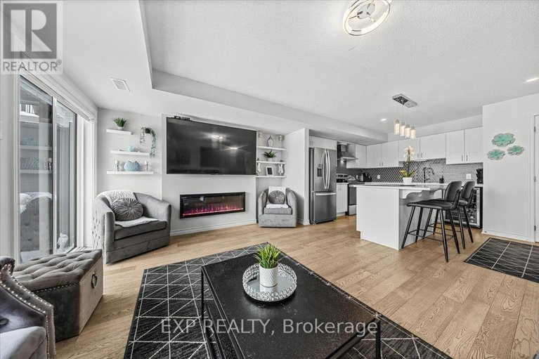 29476652/704-lapland-private/emerald-meadowstrailwest/ottawa/ontario/K2V0S4_10