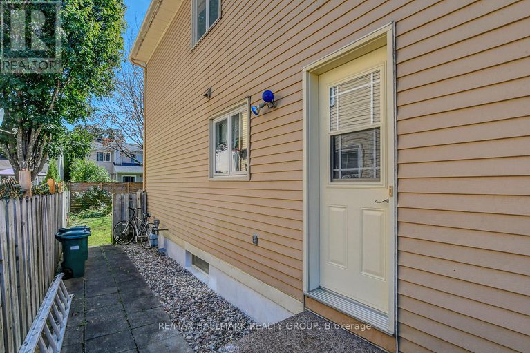 28877210/6078-rivercrest-drive/chapel-hill/ottawa/ontario/K1C5R2_28