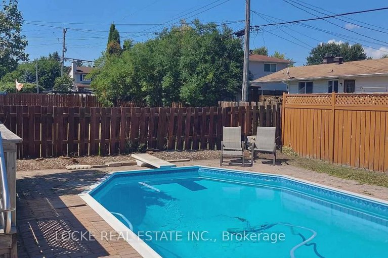 29431769/279-hoylake-crescent/bilberry-creekqueenswood-heights/ottawa/ontario/K1E1M1_3