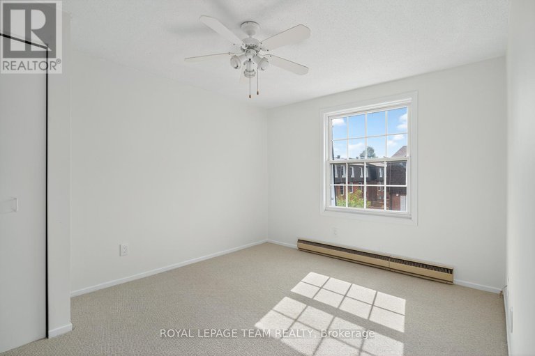 28827776/9-moorside-private/carleton-heights/ottawa/ontario/K2C3P4_23