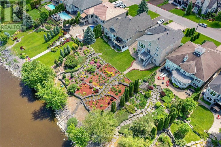 28463526/6373-radisson-way/hiawatha-parkconvent-glen/ottawa/ontario/K1C2Z9_40