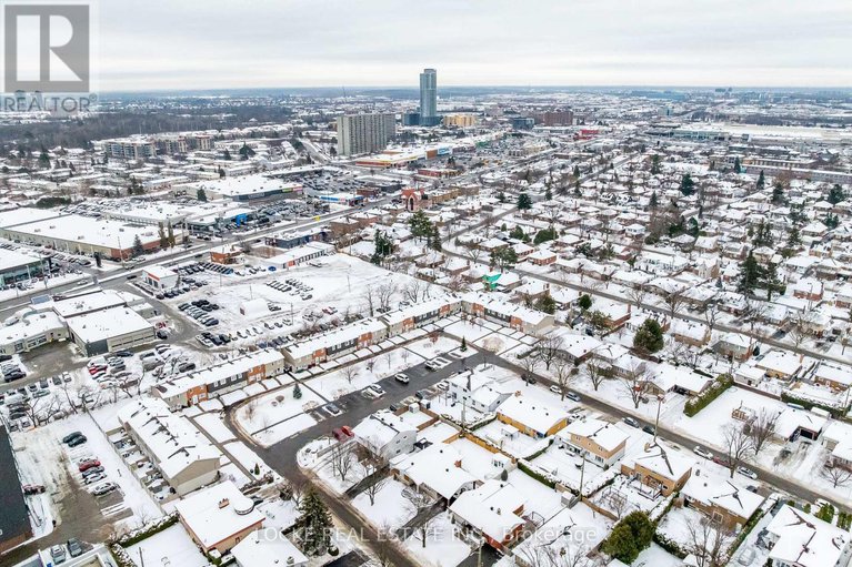 29239640/22-550-straby-avenue/overbrookcastle-heights/ottawa/ontario/K1K1H1_45