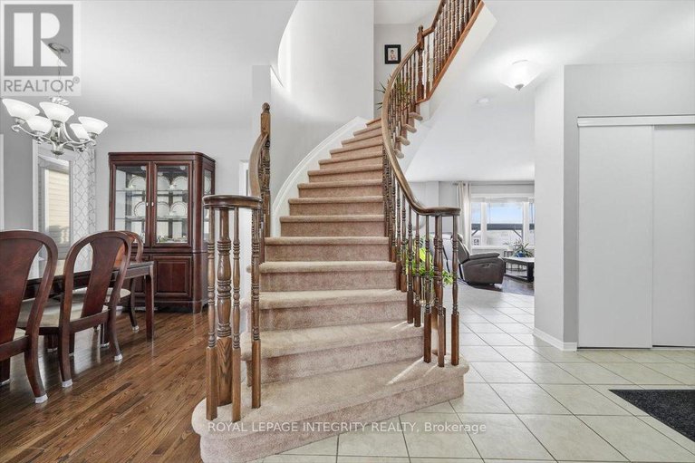 29381596/1110-luesby-crescent/fallingbrookgardenway-south/ottawa/ontario/K4A4X7_23