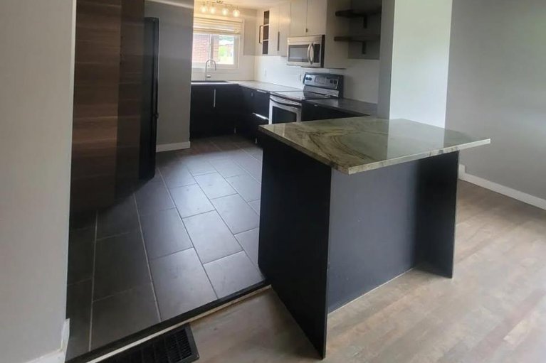 29084025/726-cummings-avenue/castle-heightsrideau-high/ottawa/ontario/K1K2L1_6