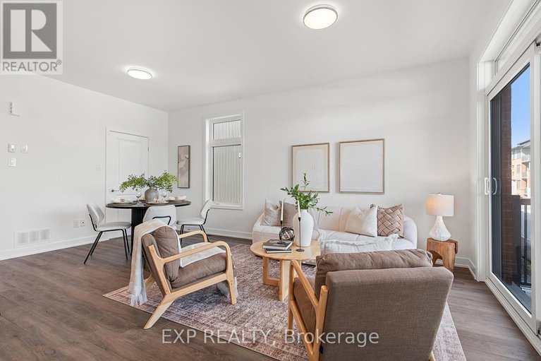 28791224/815-silhouette-private/cedargrovefraserdale/ottawa/ontario/K2J4S3_7