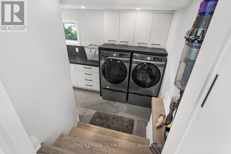 28864114/2318-summerside-drive/manotick-east-to-manotick-station/ottawa/ontario/K4M1B4_16
