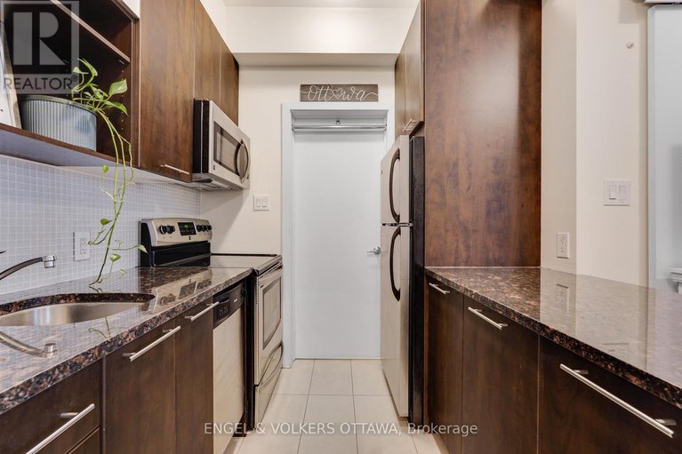 29426650/104-360-cumberland-street/lower-townbyward-market/ottawa/ontario/K1N0B1_16